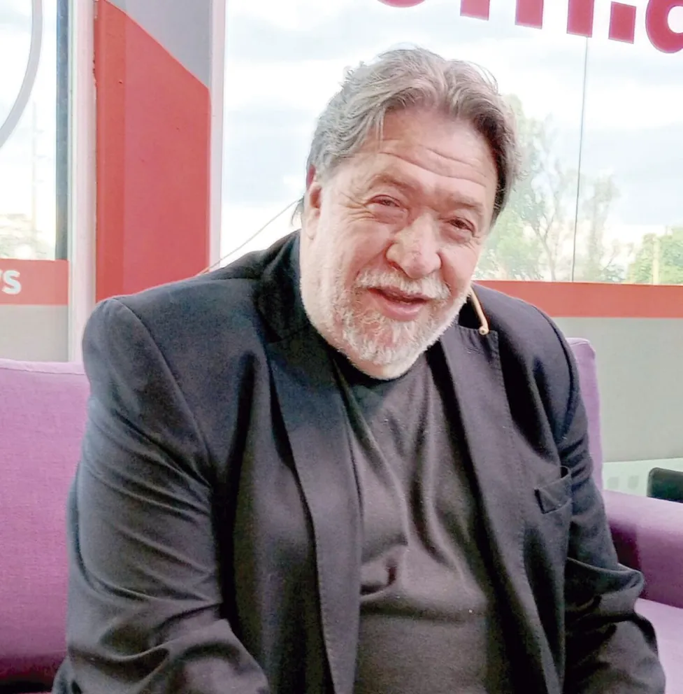Lozano en los estudios de El Territorio, previo a sus actividades políticas.