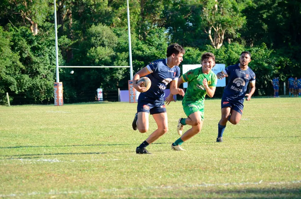 Buen nivel de rugby se vivió en Miguel Lanús con los mejores equipos de la región. //Fotos: Marcos Isaac.