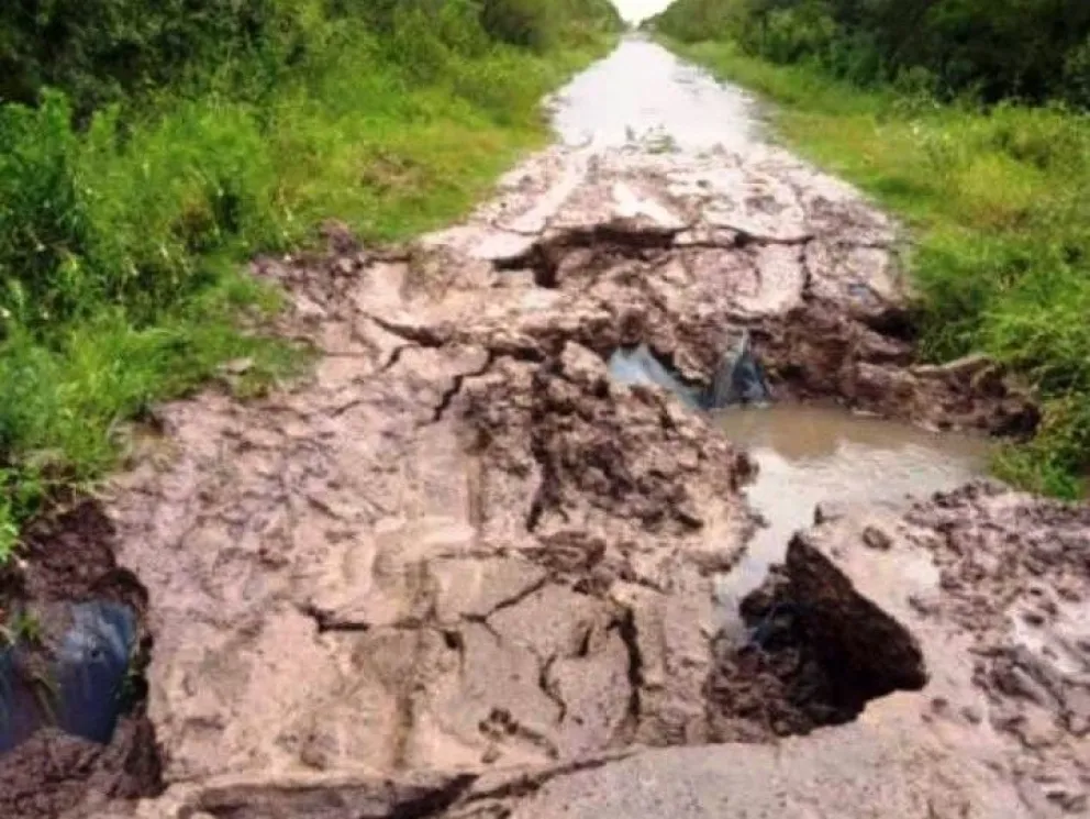 Las autoridades correntinas relevan daños en varias localidades afectadas. //Foto: Actualidad Esquina.