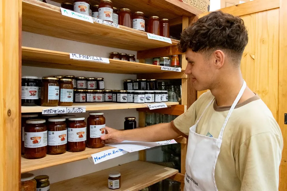 Producen mermeladas que son comercializadas en la ciudad. 