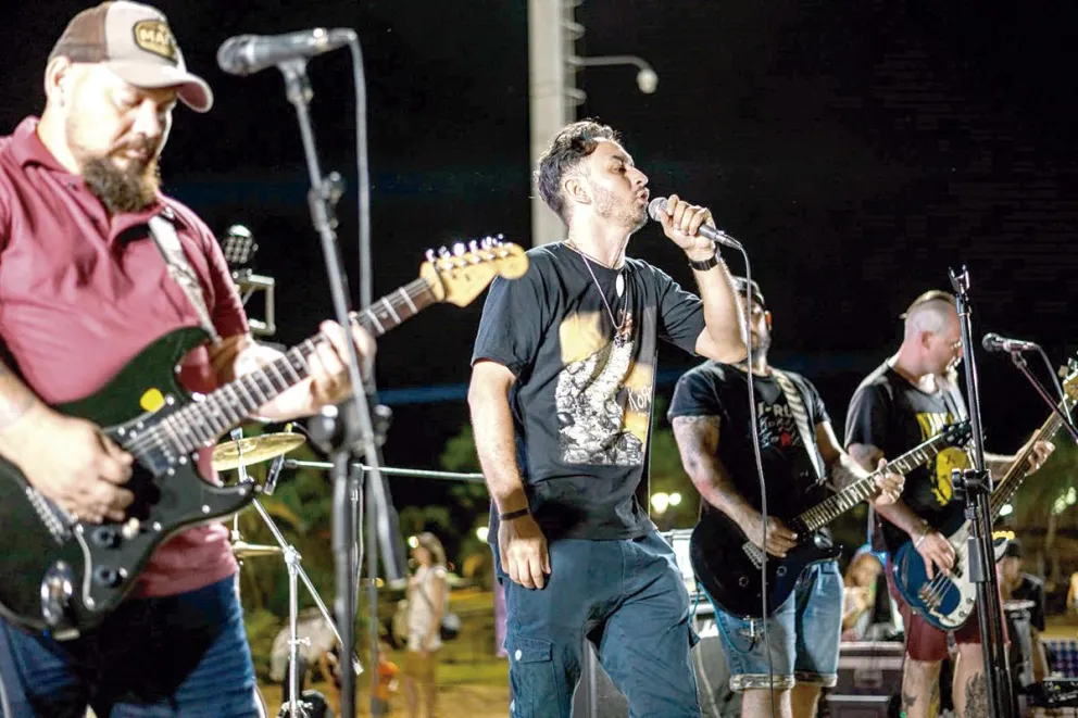 D’ La Nada expresa su voz en el lenguaje del rock alternativo. 