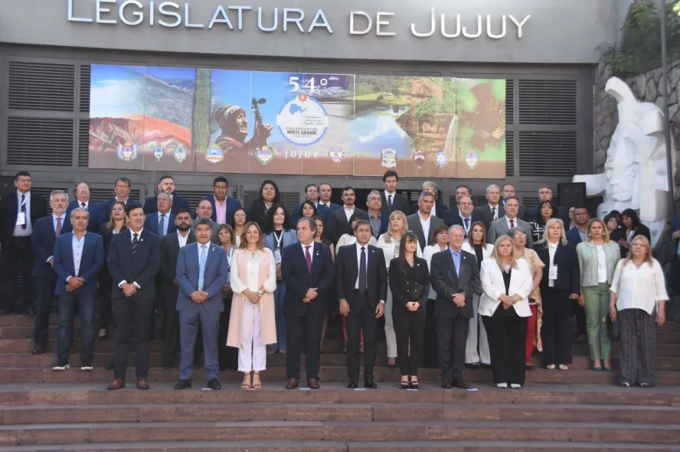 El bloque del Norte Grande tras la reunión. 