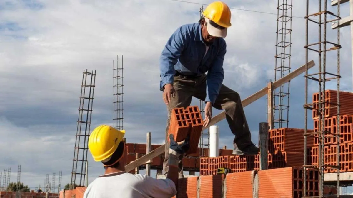 La construcción sigue sin despegar mientras caen las ventas y el empleo continúa resentido
