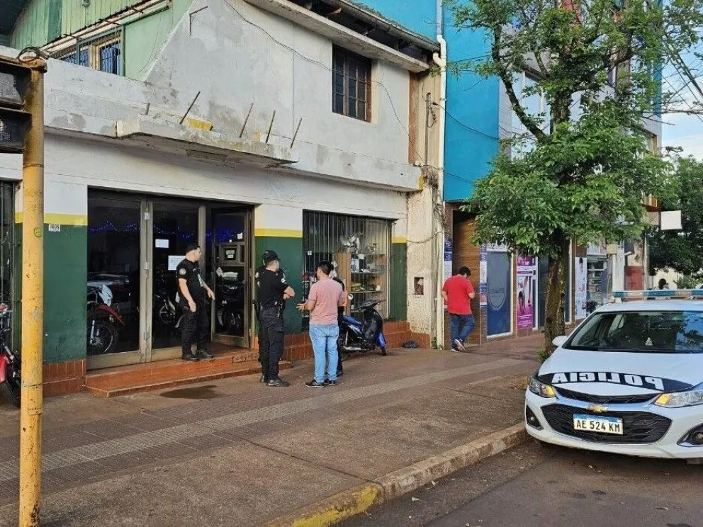 La Policía intervino en la escena tras la denuncia del empresario. //Foto: Eldopolis.