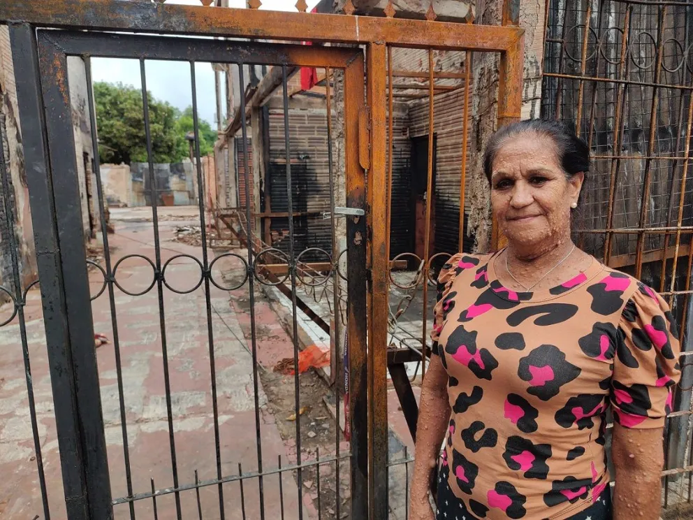 La mujer se quedó sin nada, pero se siente fuerte para comenzar de cero. //Foto: Norma Devechi.