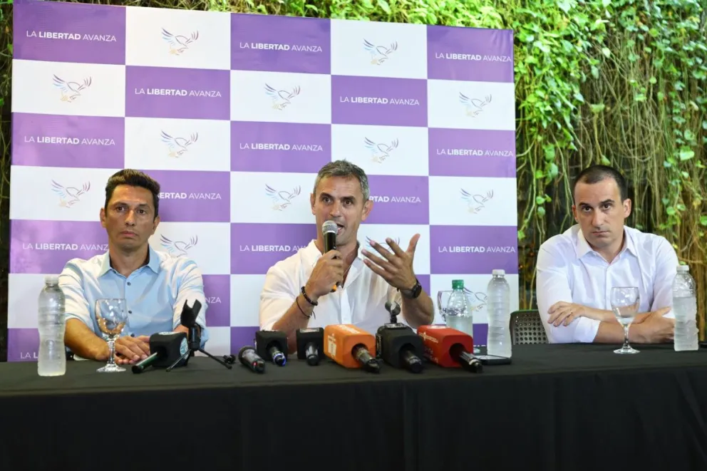 El presidente de Diputados llegó a Misiones junto a Karina Milei. //Foto: Víctor Hugo Paniagua.