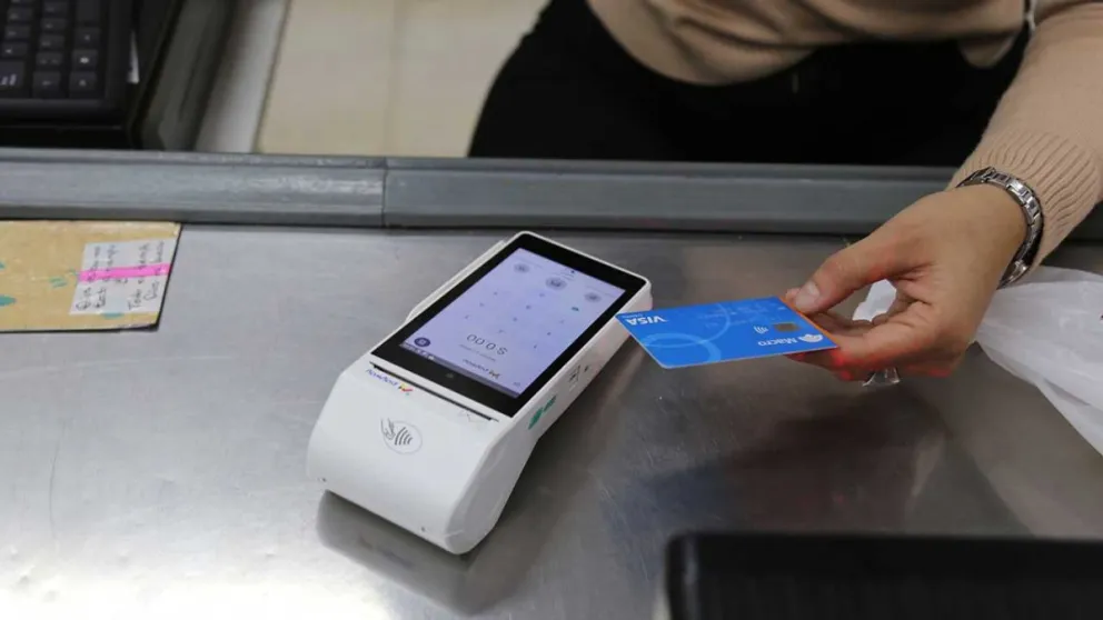 Las tarjetas y el uso de pago por QR predominan en muchos comercios de Misiones.  Foto: Natalia Guerrero