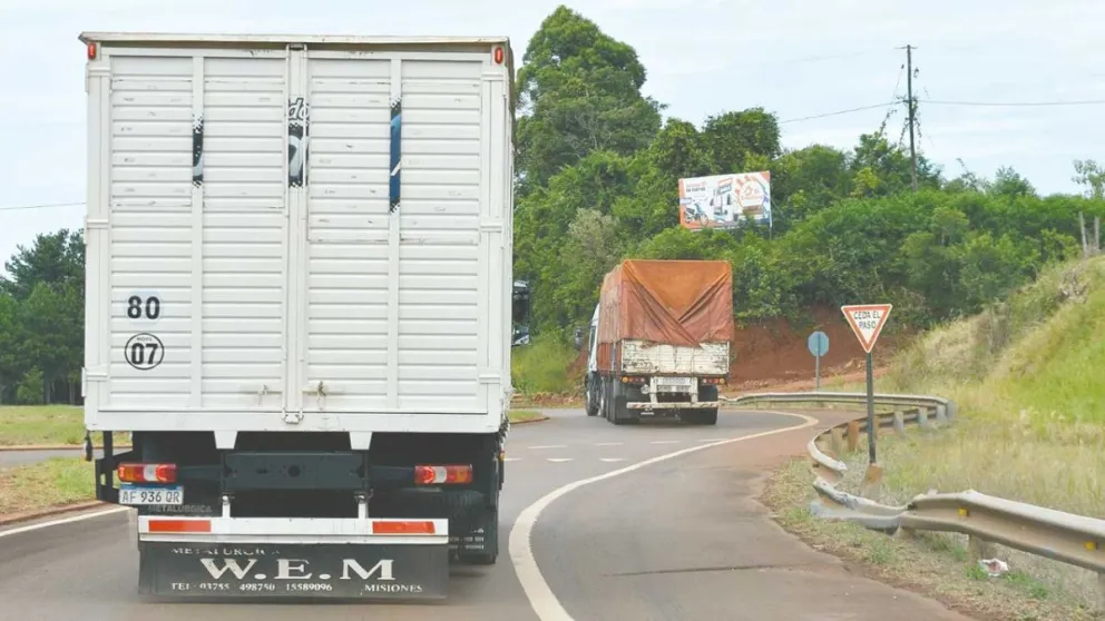 El guardarrail roto denota la falta de mantenimiento.  Foto: Carina Martínez