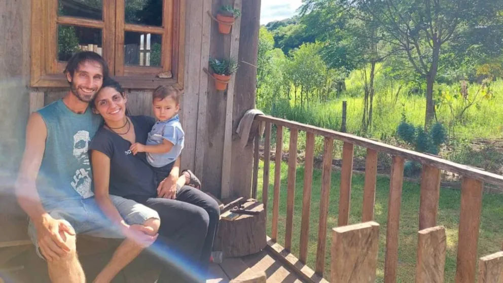 Fernando, Mónica y Kunumi llevan una  vida sustentable.  Foto: Carina Martínez