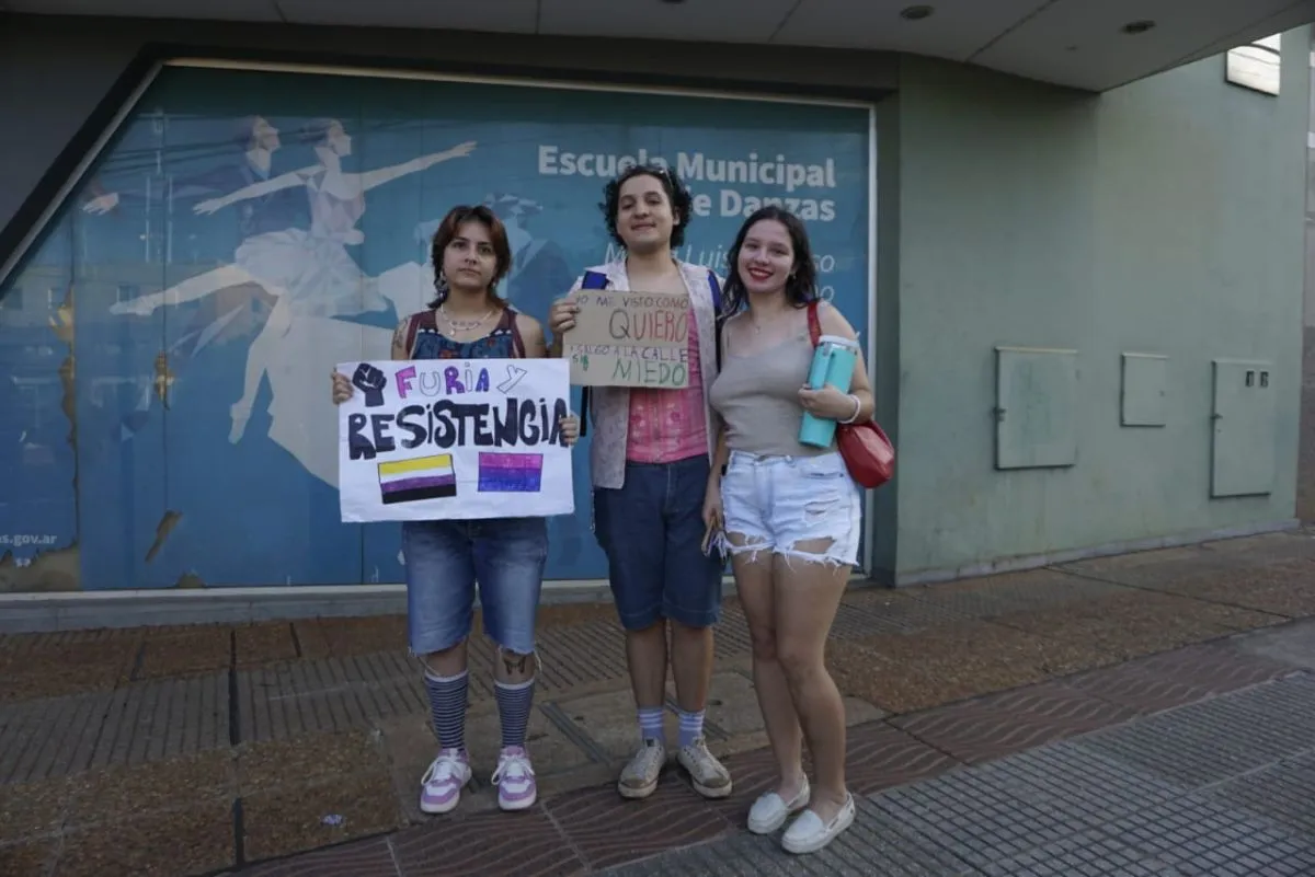 Marcha del colectivo LGBTIQ+ en Misiones: repudio a Milei y defensa de los derechos imagen-12