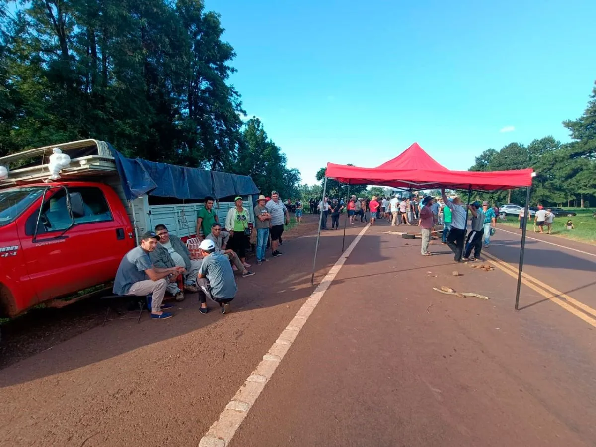 Tensión en la ruta por bloqueo a camiones con yerba mate imagen-8