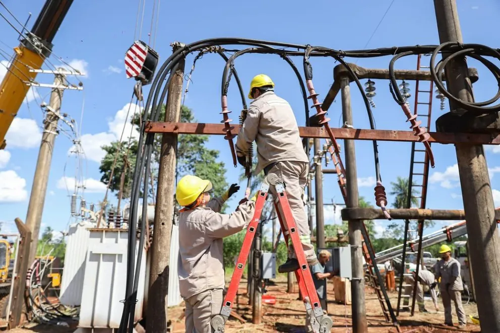 Corte de energía en Garupá: operarios trabajan para restablecer el servicio imagen-6