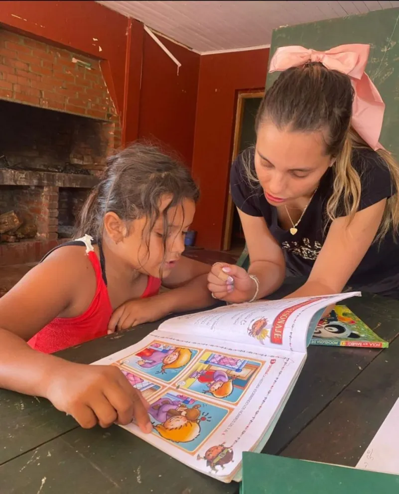 Clases de apoyo para niños de la primaria en Puerto Esperanza imagen-6