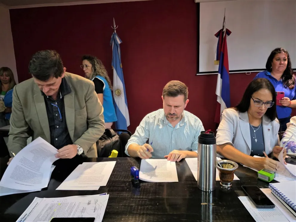 El acuerdo salarial fue rubricado este jueves. //Foto: X.