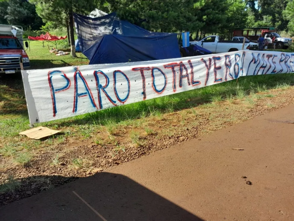 Los productores se mantienen firmes en la medida de fuerza. //Foto: Carina Martínez.