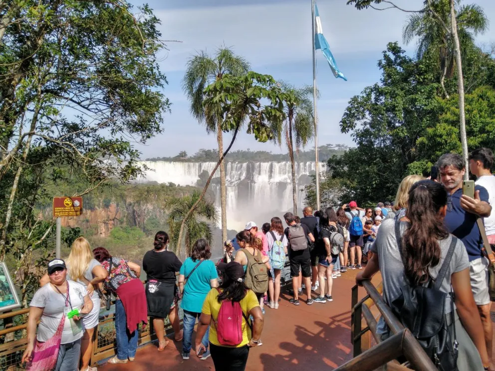 Cataratas continúa siendo el principal ícono turístico de Misiones. //Foto: Norma Devechi.