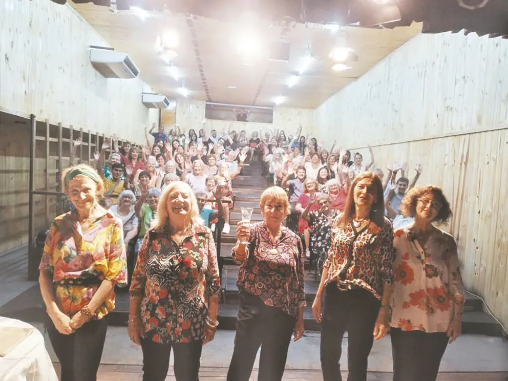 “Amigas Desgraciadas” del grupo teatral ExpresArte dio una función a sala llena en Tempo. Foto: Sala Tempo