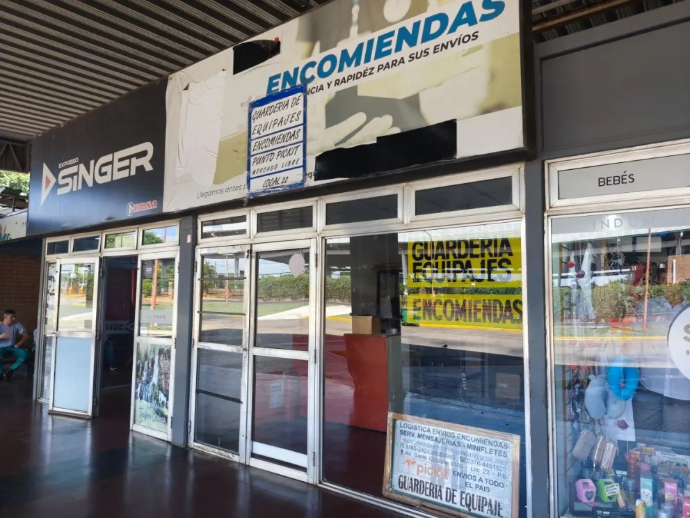 El local donde Zulma dejó sus bolsos todavía permanecía cerrado. // Foto: Marcos Isaac