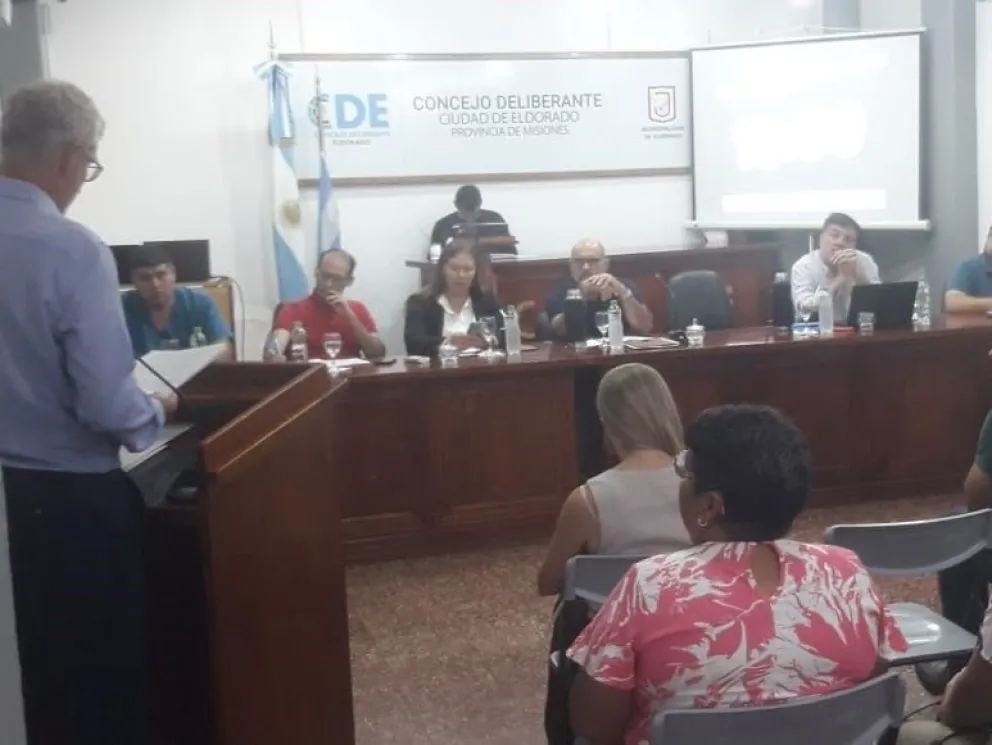 La audiencia pública realizada en el recinto de sesiones. //Foto: Juan Carlos Magliano.