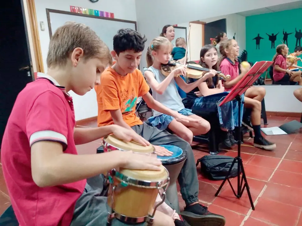El ensamble permite a los niños encontrar su lugar dentro de un grupo y un espectro musical. Foto Esteban González