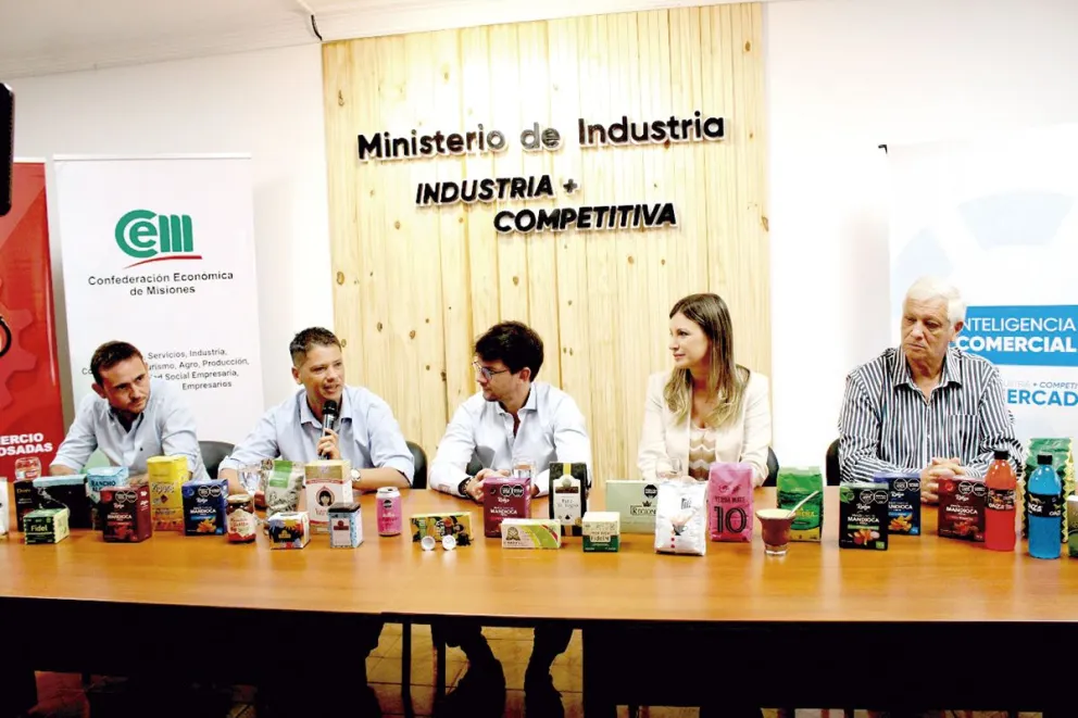 El ministro Fachinello al detallar el encuentro destinado a emprendedores.
