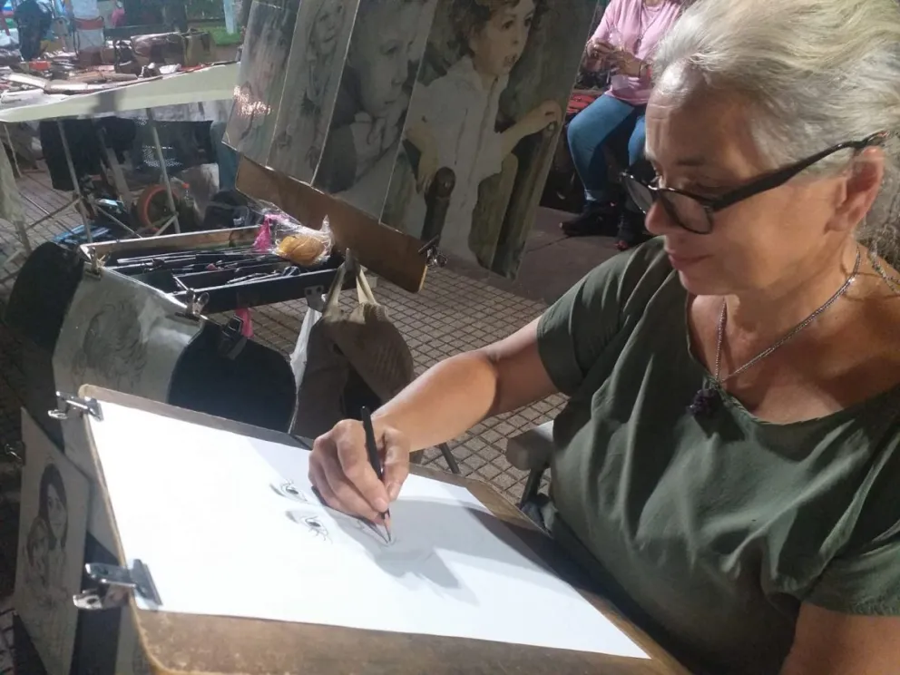 Tatiana Marchenko es artista plástica y hace poco tiempo se estableció en Posadas. //Foto: Silvia Godoy.    