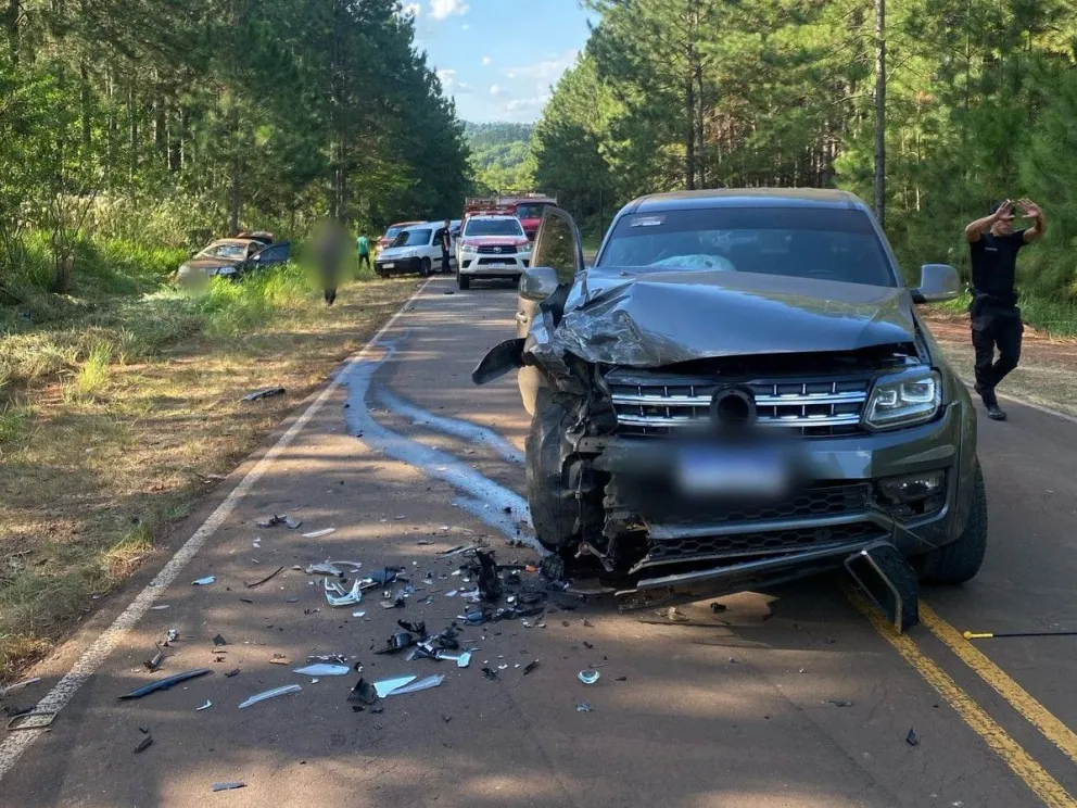 Fuerte encontronazo con consecuencias fatales. //Foto: Policía de Misiones.