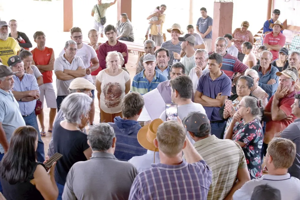 En asamblea los productores cuestionaron el contenido de la nota elevada por la Cooperativa Yerbatera. //Foto: Carina Martínez.