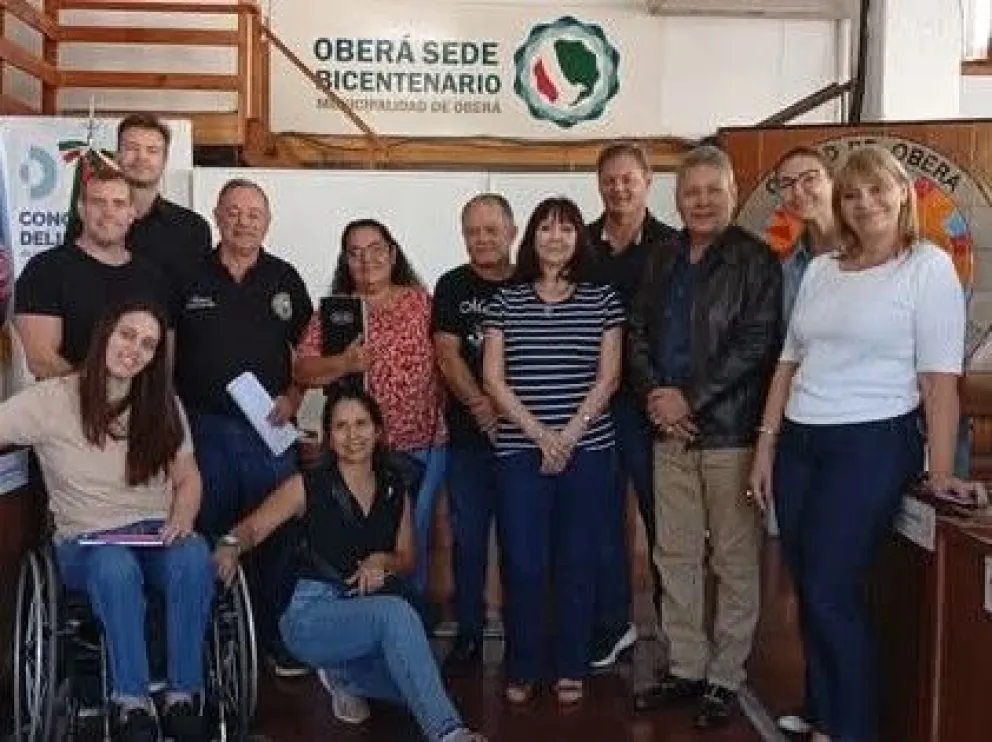 El encuentro se dio en el Concejo Deliberante de Oberá. 