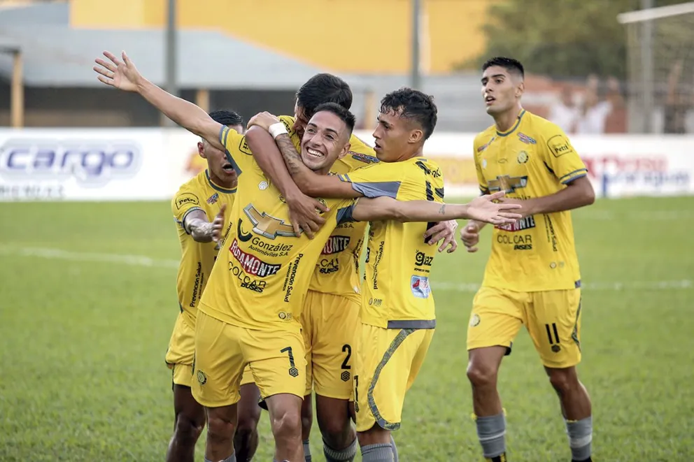 Soto marcó un doblete para convertirse en el goleador de un partido cambiante. //Foto: Natalia Guerrero.