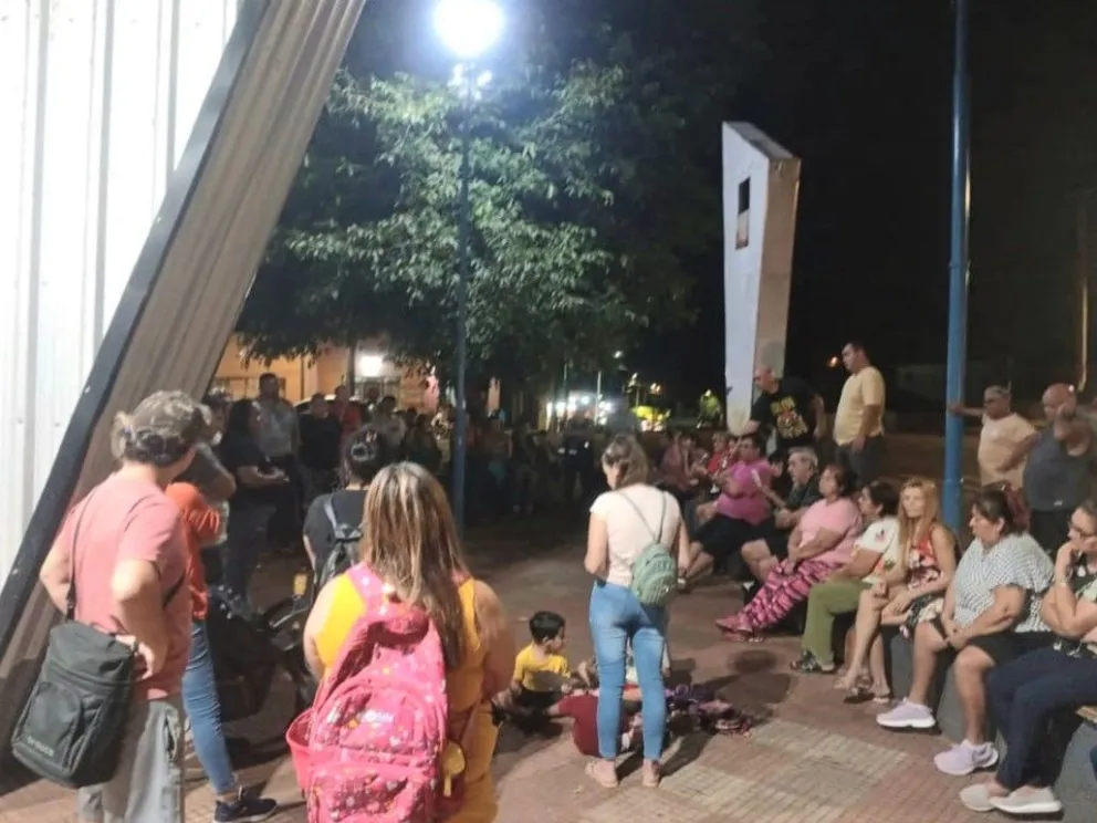Los vecinos preocupados por la cantidad de delitos violentos. //Foto: Norte Misionero.