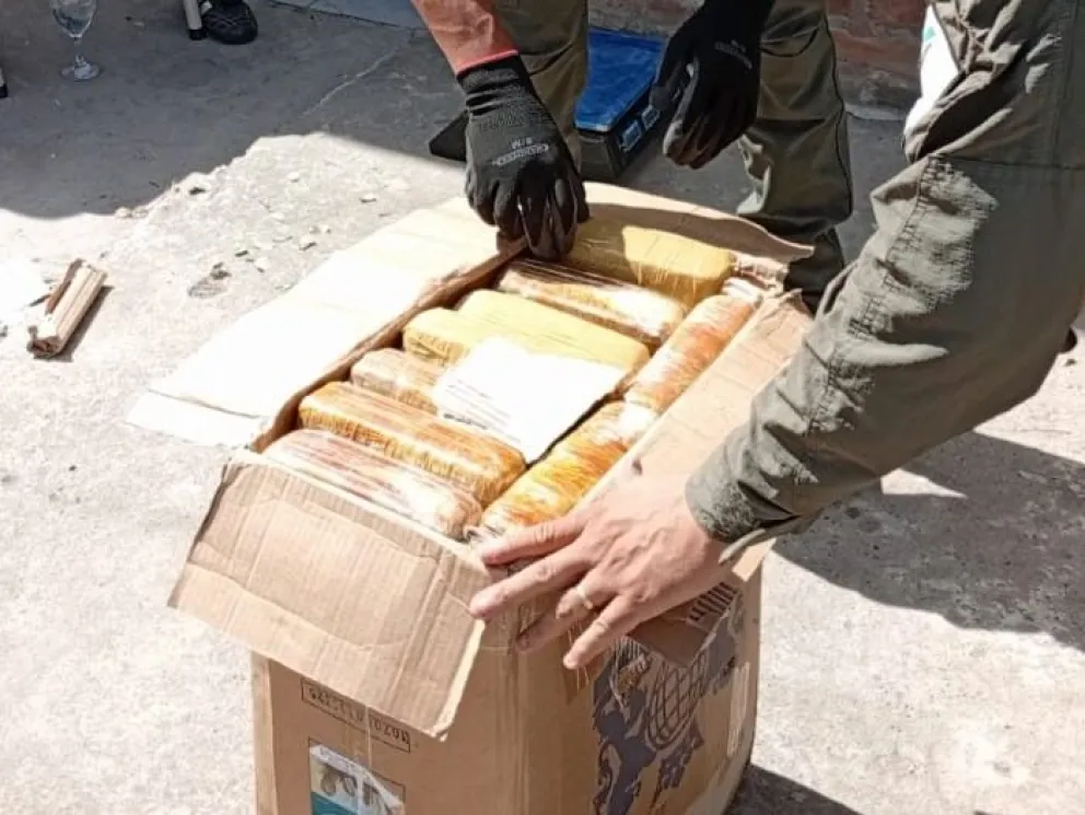 La marihuana en cajas de cigarrillo. //Foto: GNA.