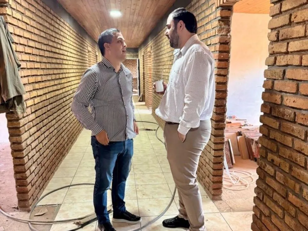 El intendente Matías Sebely junto a Roberto Padilla, secretario de Prevención de Adicciones de Misiones.