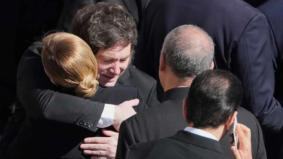 Javier Milei y Giorgia Meloni en la despidia al Papa argentino