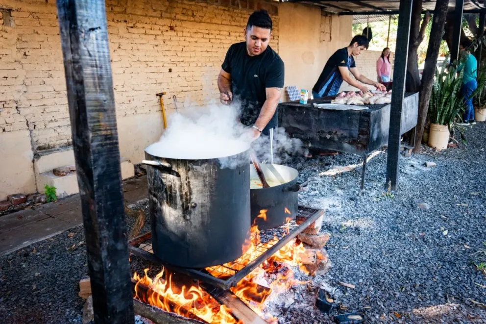 Locro, tradición renovada con porciones desde 4.000 pesos