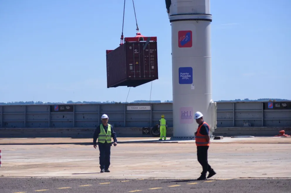 El Puerto de Posadas amplia su capacidad operativa. //Fotos: El Territorio.