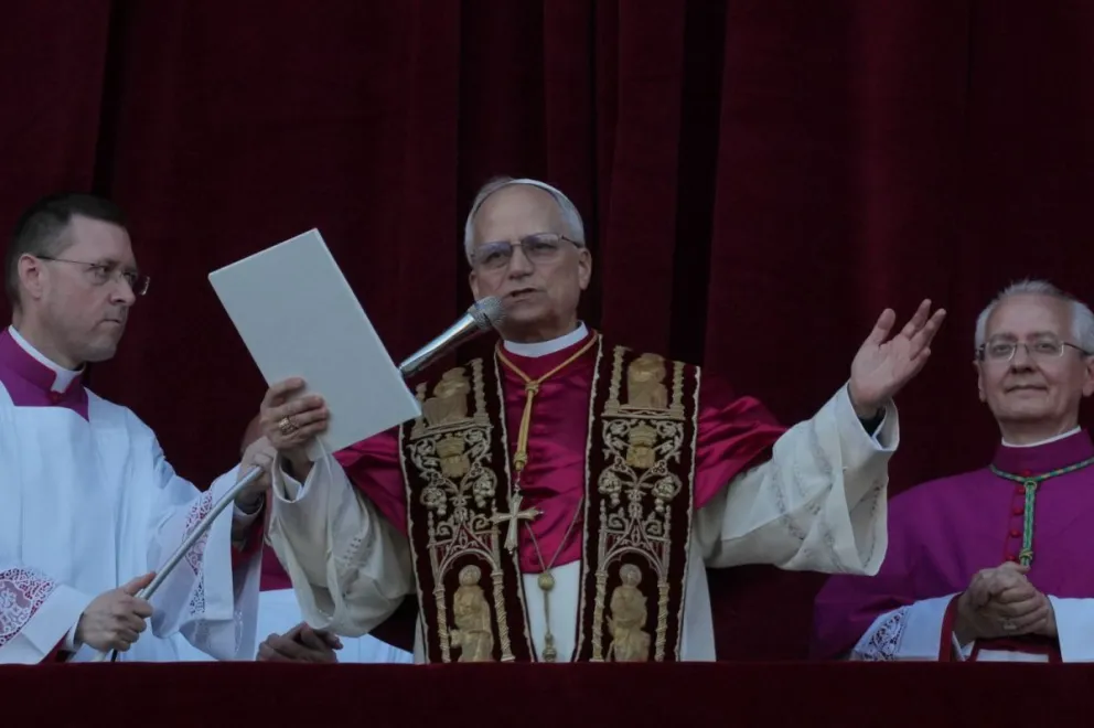 León VIX hablando ante los ojos del mundo, como líder de la iglesia católica. //Foto: AP.