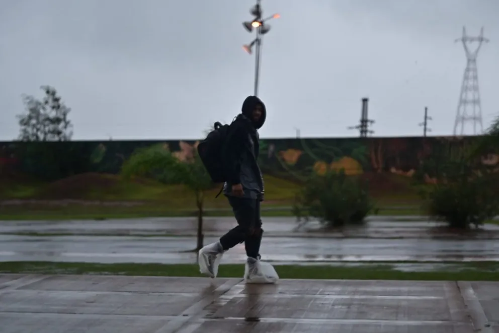 La jornada de viernes se indicó con un temporal. Foto Joaquín Galiano