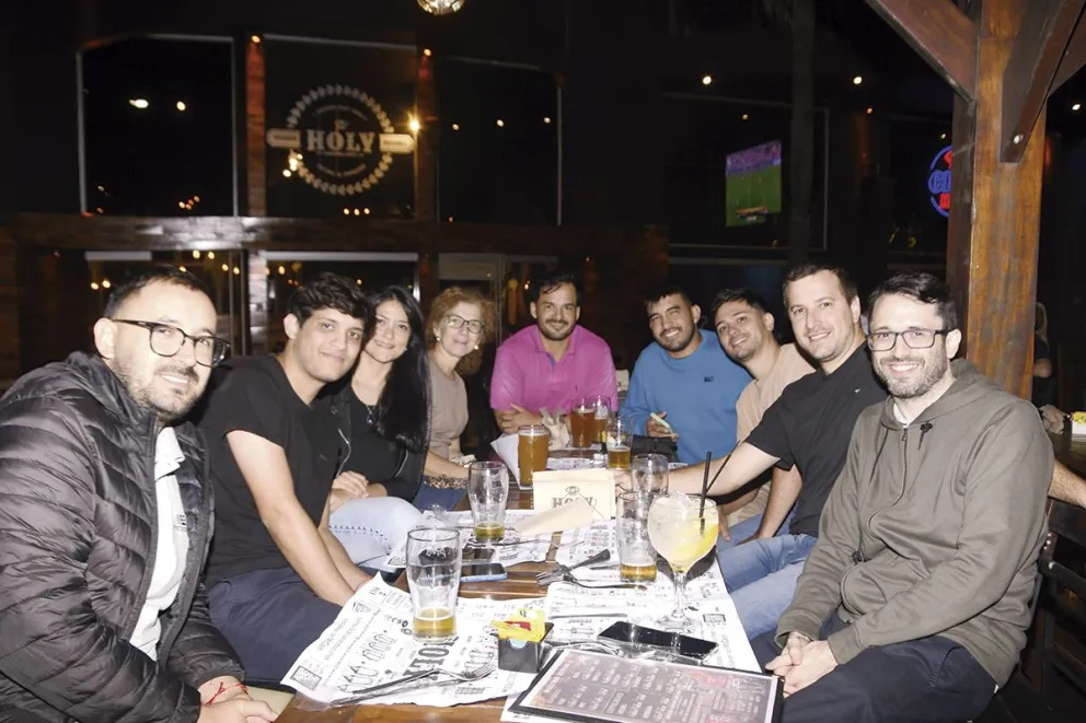 Egidio, Martín, Marcela, Magdalena, Enzo, Lautaro, Raúl, Sergio y Juan.