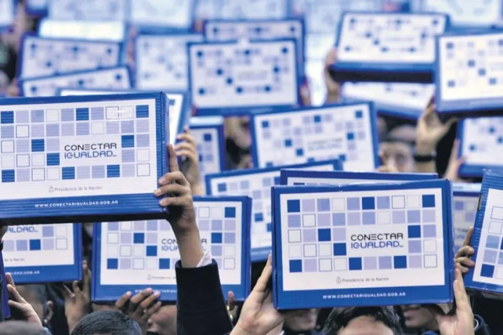 El proyecto contempla el relanzamiento del programa Conectar Igualdad. 