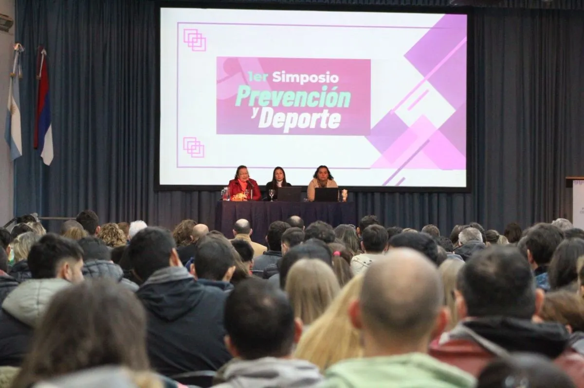 Mariela Delgado acompañó el simposio que unió prevención y deporte imagen-7