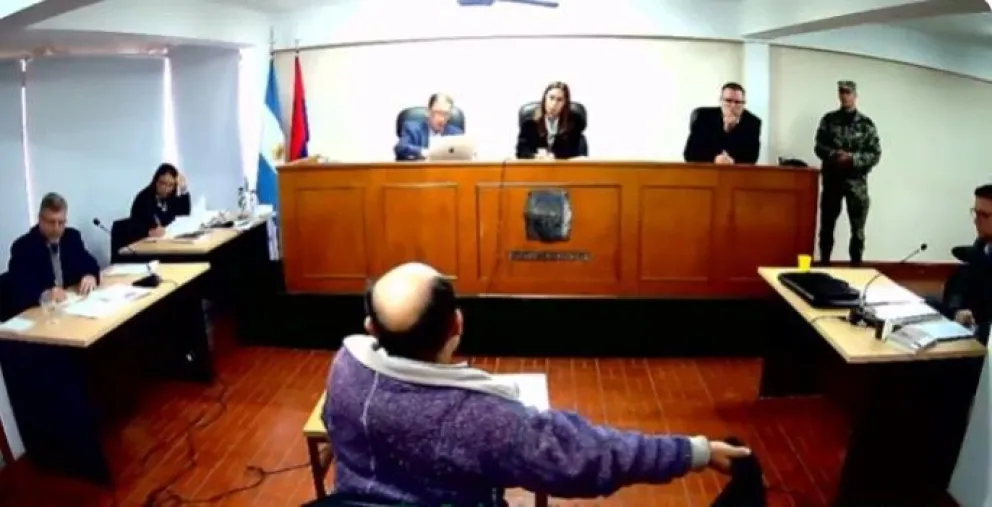 El acusado ante los jueces del Tribunal Penal de Eldorado. //Foto: captura de video.