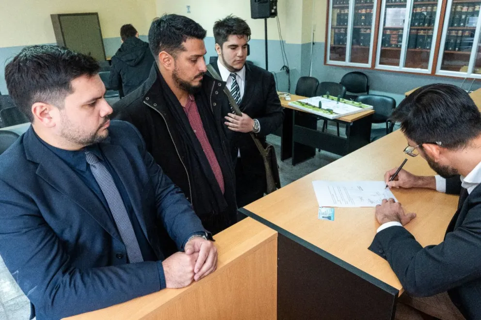 El condenado debió entregar su licencia porque le prohibieron manejar vehículos por 10 años. //Foto: Marcelo Rodríguez. 