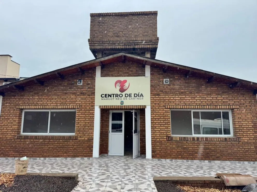 Para consultas, se puede llamar al 3754-479095 o comunicarse a través de Instagram: @centrodedia_alem.
