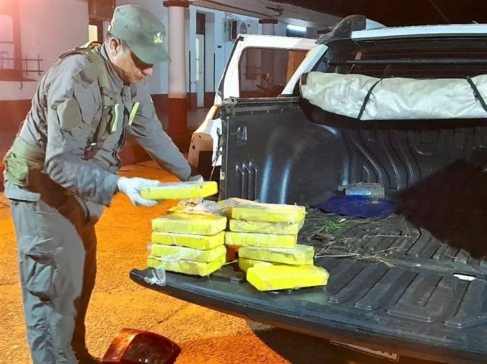 La droga era acondicionada en compartimientos ocultos para el traslado.