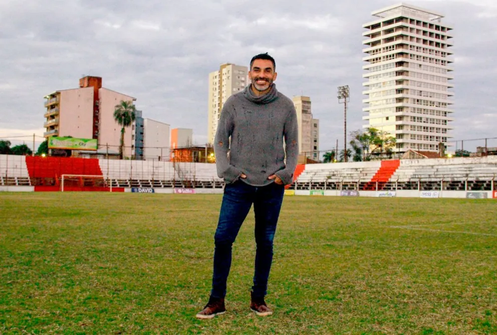 Eluchans y el Clemente Argentino Fernández de Oliveira, que lo vio como jugador y ahora como DT. Foto: guadalupe de sousa