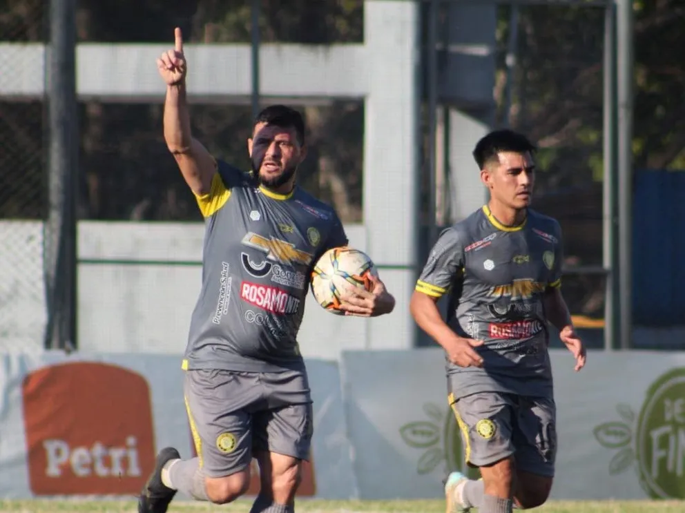 Pinti, el goleador del Colectivero.