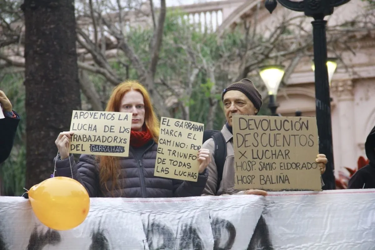 Masiva movilización en el país a favor de los trabajadores y del Hospital Garrahan imagen-12
