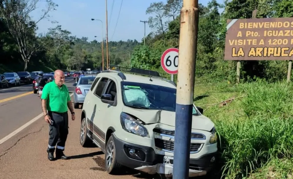 Se descompensó al volante y terminó incrustado en una farola | El ...