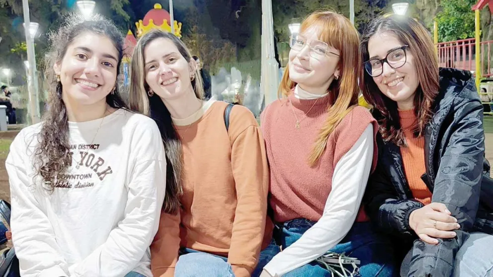 María Luz, Cecilia, Francina y Cinthia aprovecharon el buen clima para compartir una agradable salida entre amigas.